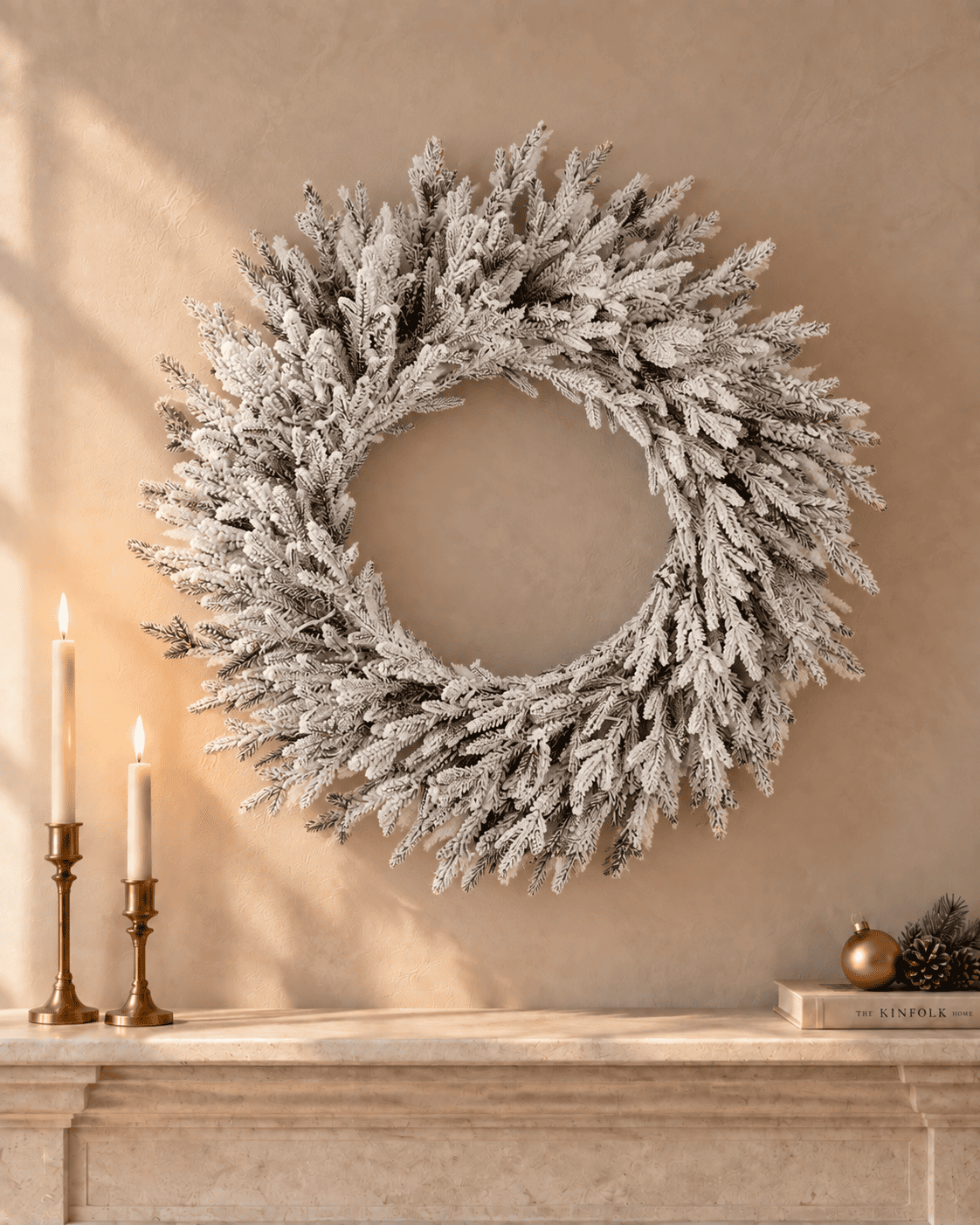 Couronne de Noël en sapin artificiel Montara - Vert enneigé