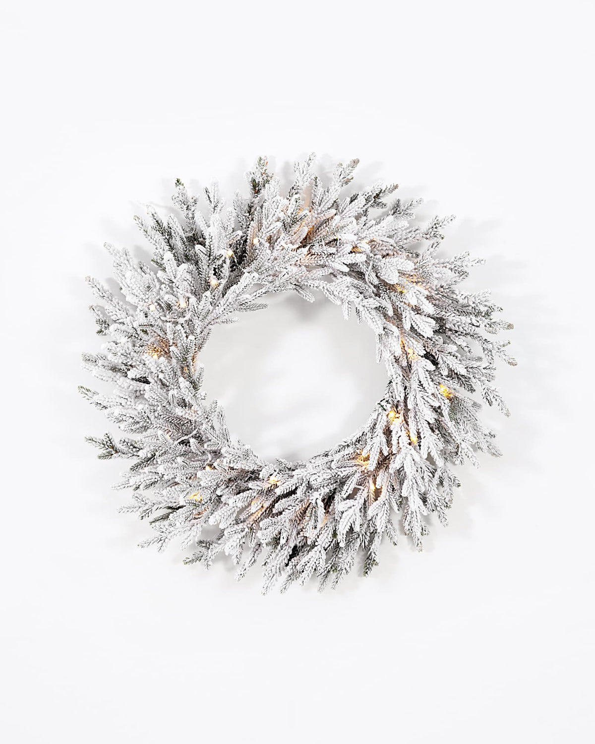 Couronne de Noël lumineuse en sapin artificiel Montara - Vert enneigé