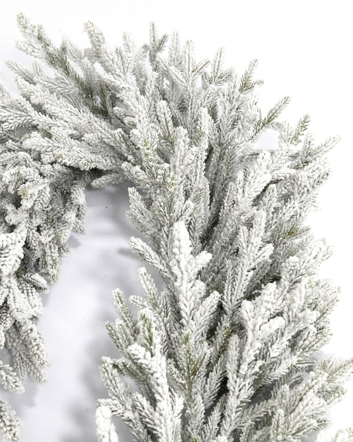 Guirlande de Noël en sapin artificiel Montara - Vert enneigé