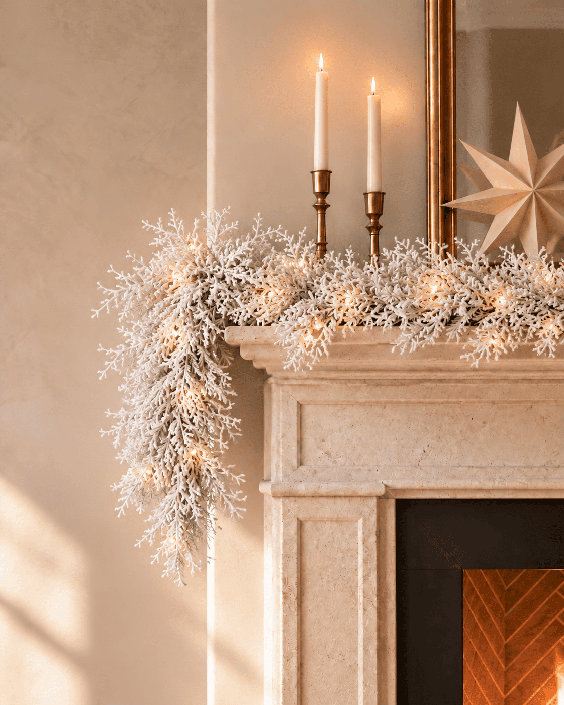 Guirlande de Noël lumineuse en sapin artificiel Arvela - Blanc