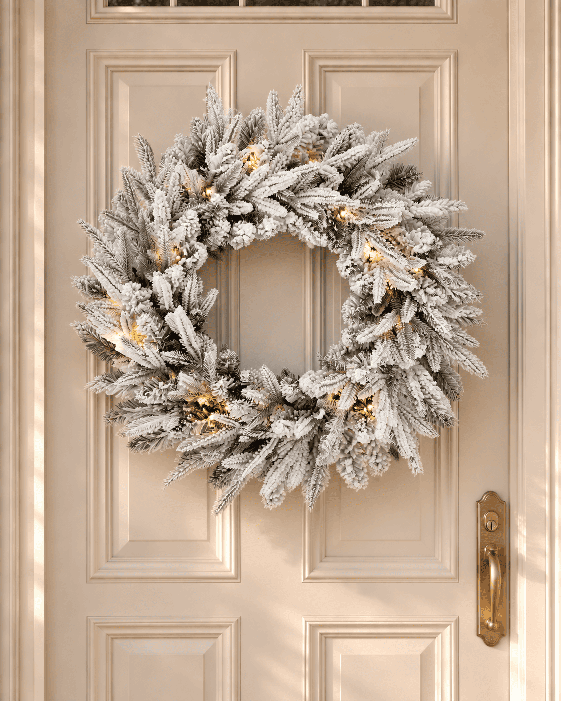 Couronne de Noël lumineuse en sapin artificiel Elvara - Vert enneigé