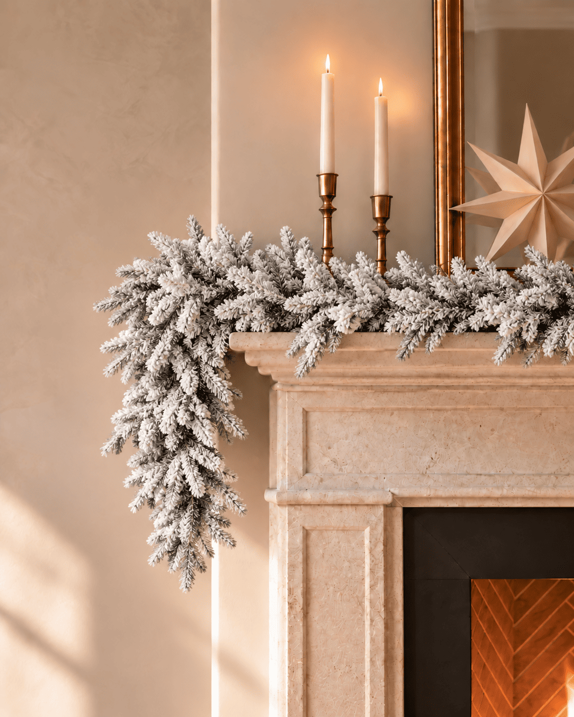 Guirlande de Noël en sapin artificiel Elvara - Vert enneigé