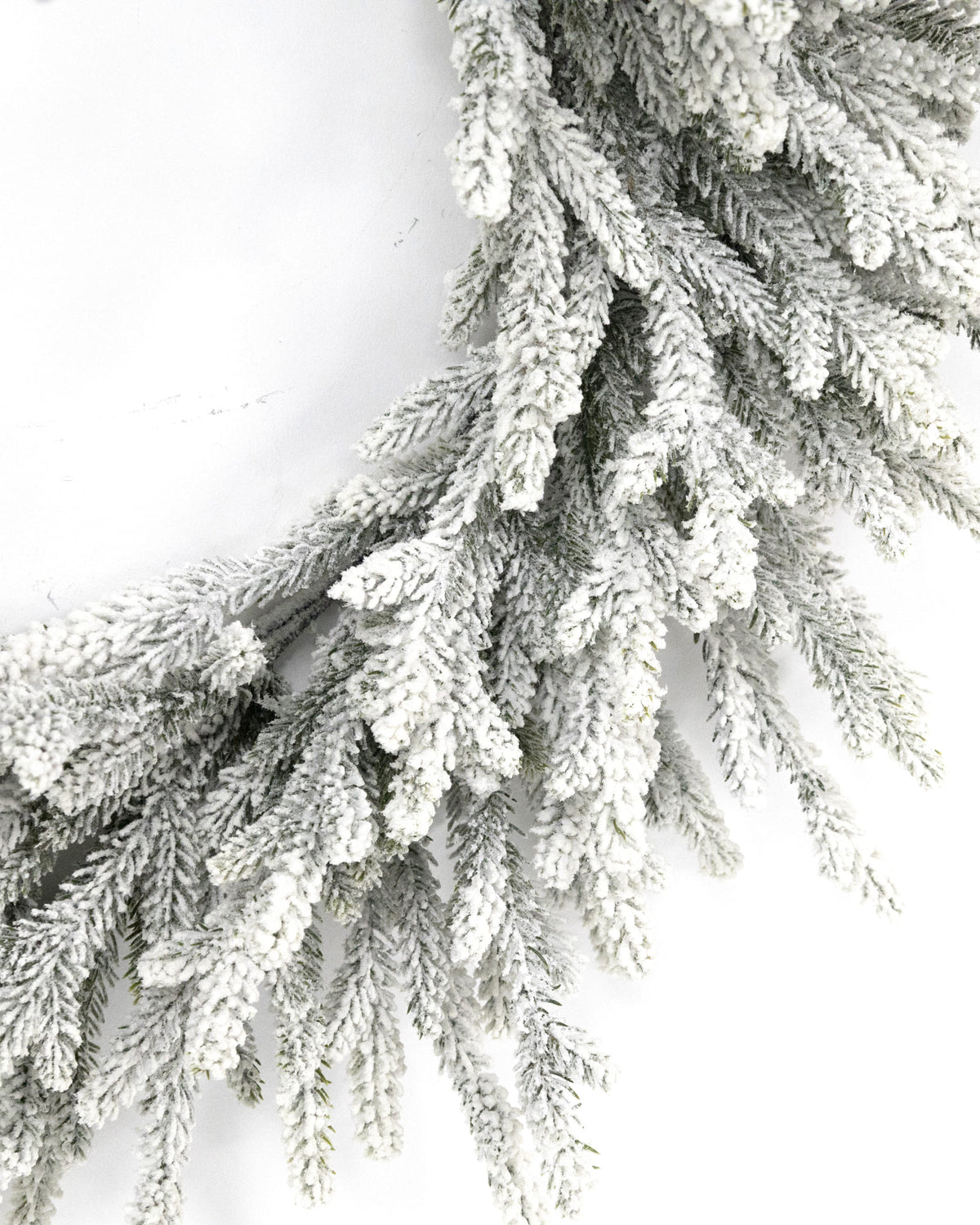 Couronne de Noël en sapin artificiel Montara - Vert enneigé